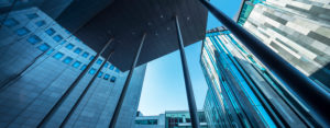 Deutschland, Sachsen, Leipzig, Fassaden von City-Hochhaus, MDR-Kubus und Paulinum der Universität, moderne Architektur, Froschperspektive Deutschland, Sachsen, Leipzig, Fassaden von City-Hochhaus, MDR-Kubus und Paulinum der Universität, moderne Architektur, Froschperspektive